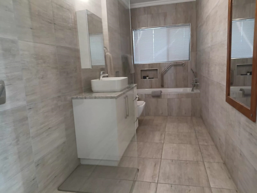 To Let 1 Bedroom Property for Rent in Kraaibosch Western Cape